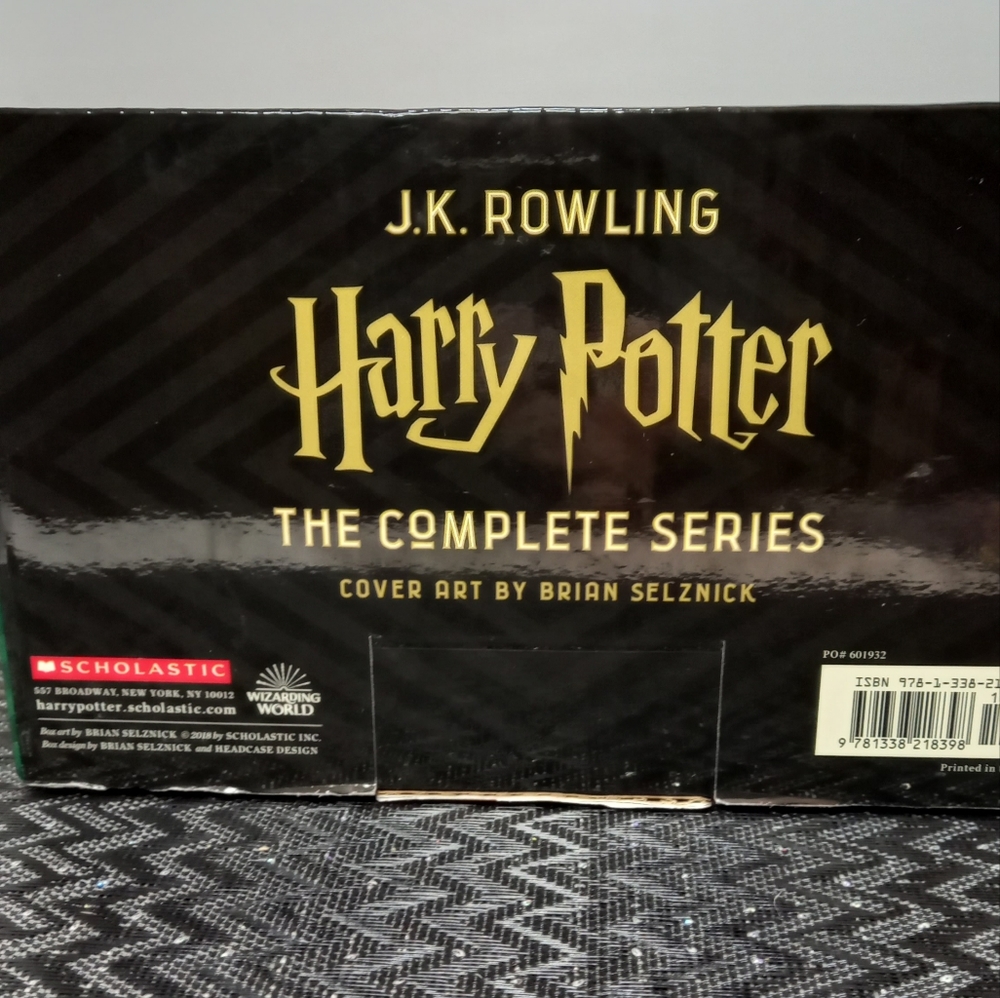 Harry Potter The Complete Series Books Boxed Set - Picture 3 of 8